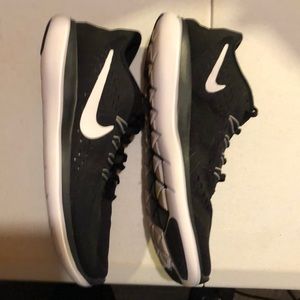 Nike women size 8 make offer